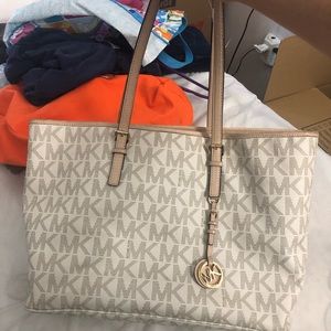 MK vanilla purse